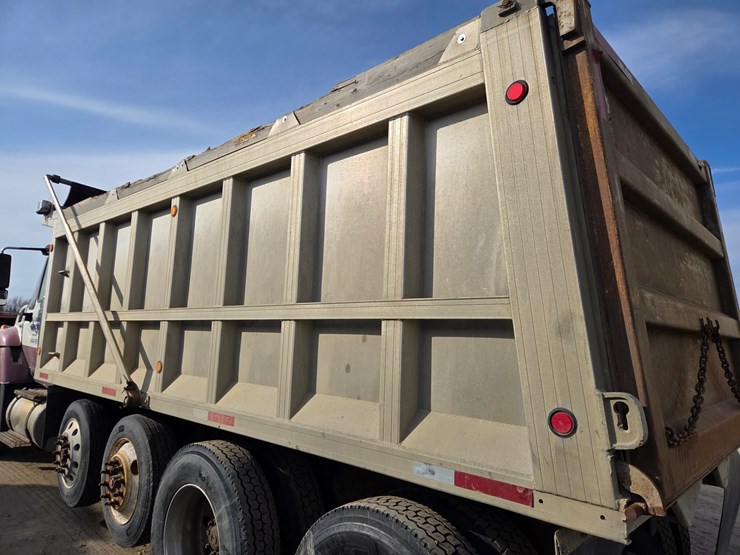 2012-international-7600-image-21