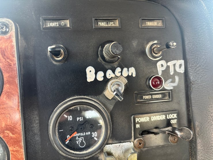 1994-international-9400-image-42