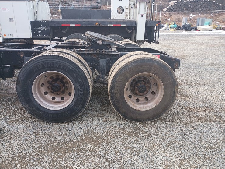 2012-massey-ferguson-8-image-72