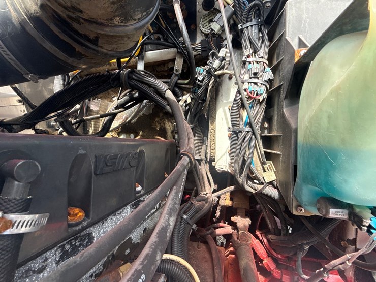 2005-kenworth-t800-image-14