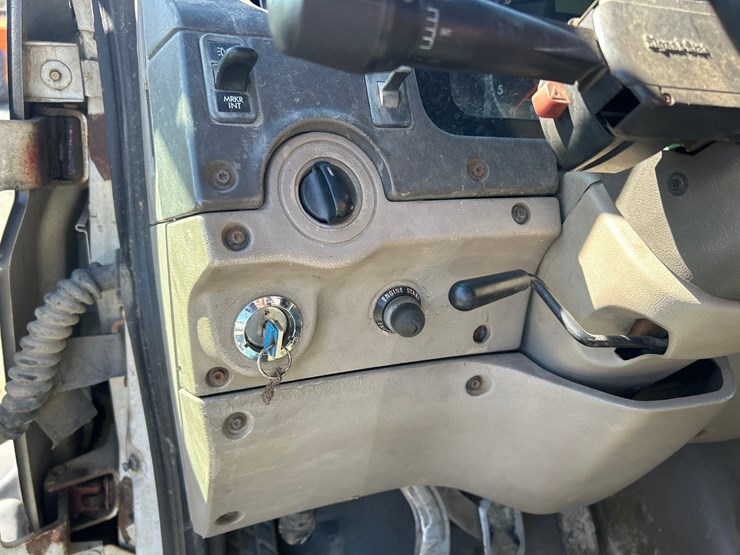 2005-massey-ferguson-8-image-60