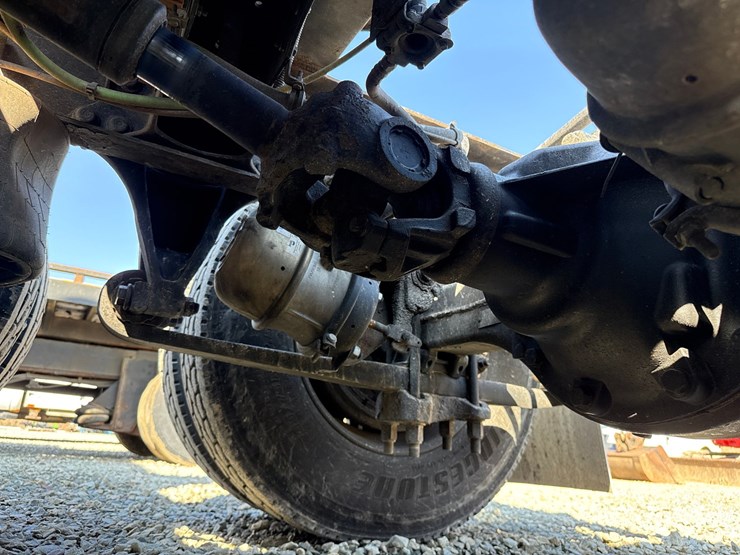 #2199-•-2020-international-a26-sleeper-cab-truck-tractor-image-34