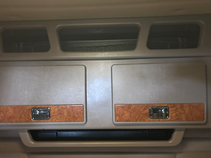 2007-peterbilt-379-image-80