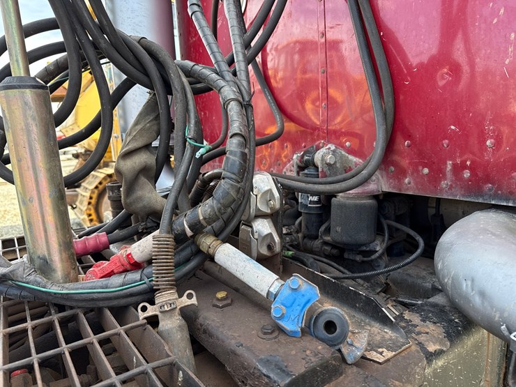 2004-peterbilt-378-image-16