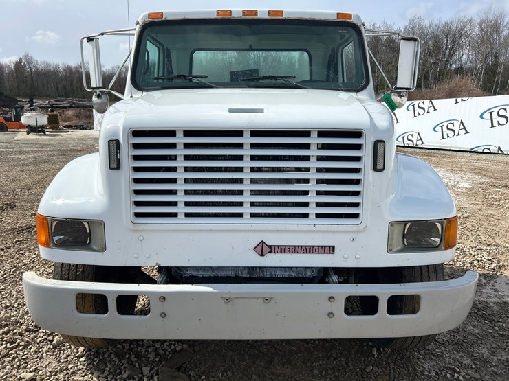 2000-international-4700-image-8