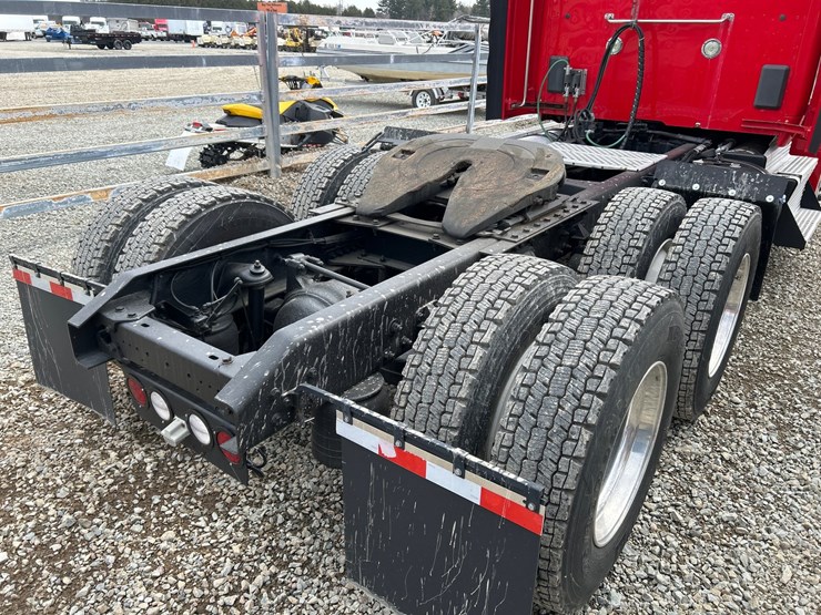 2015-kenworth-t680-image-21