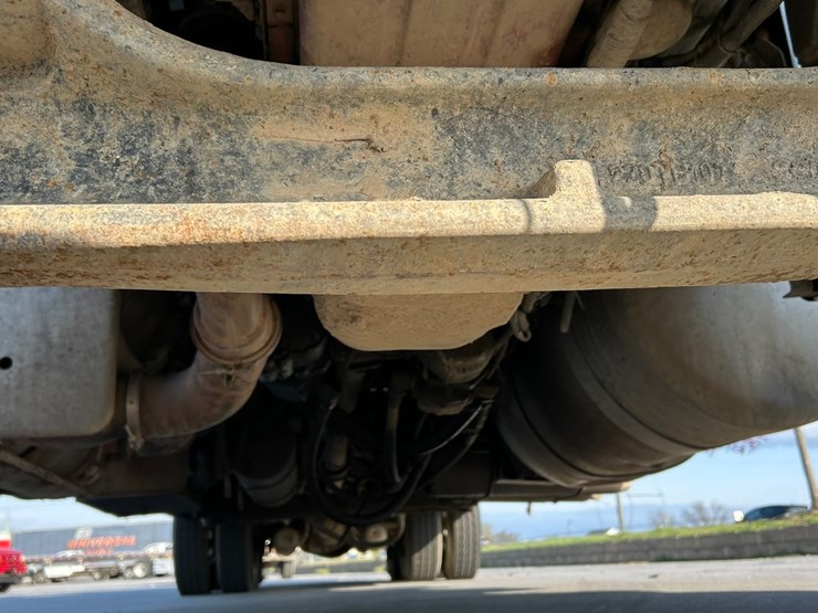 peterbilt-365-image-74