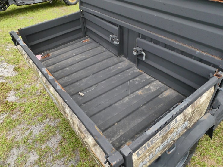 2009-kubota-rtvx1140-image-5