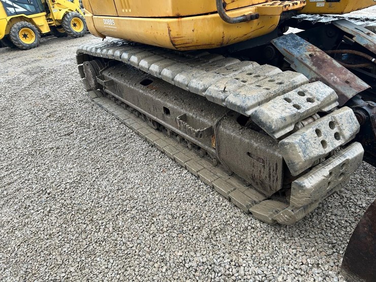 2020-deere-135g-image-11