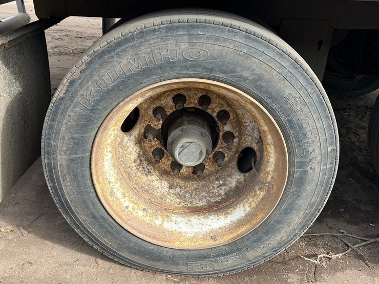 2000-wilkens-walking-floor-image-53