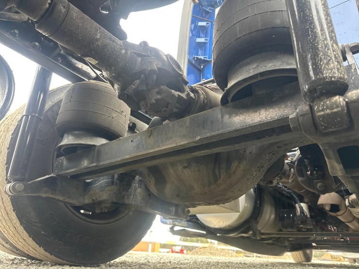 2020-kenworth-t680-image-84