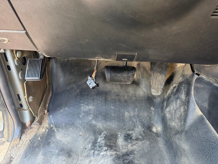 #1064-•-2015-ram-5500-heavy-duty-service-truck-image-24