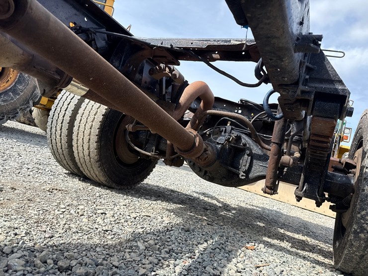 2015-ford-f550-image-28