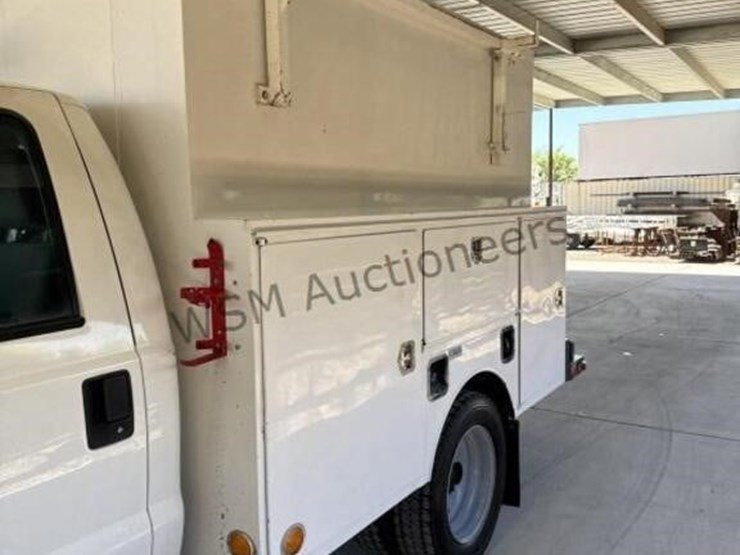 2014-ford-f550-image-5