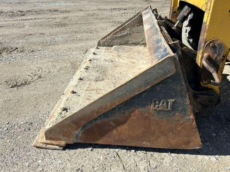 2009-caterpillar-232b2-image-37