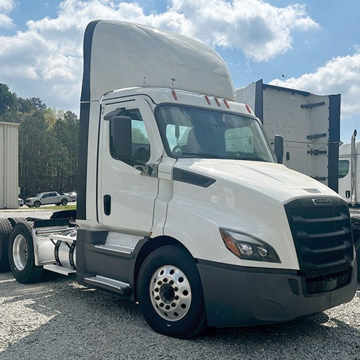 2021 FREIGHTLINER CASCADIA 116