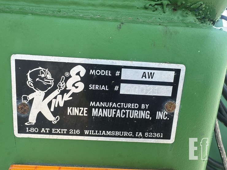 1991-kinze-840-image-4