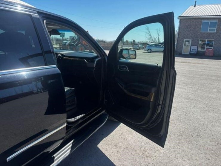 2016-gmc-yukon-denali-image-37