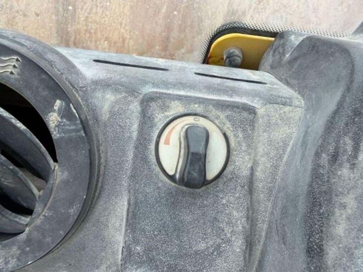 2011-bomag-bw211d-40-image-18