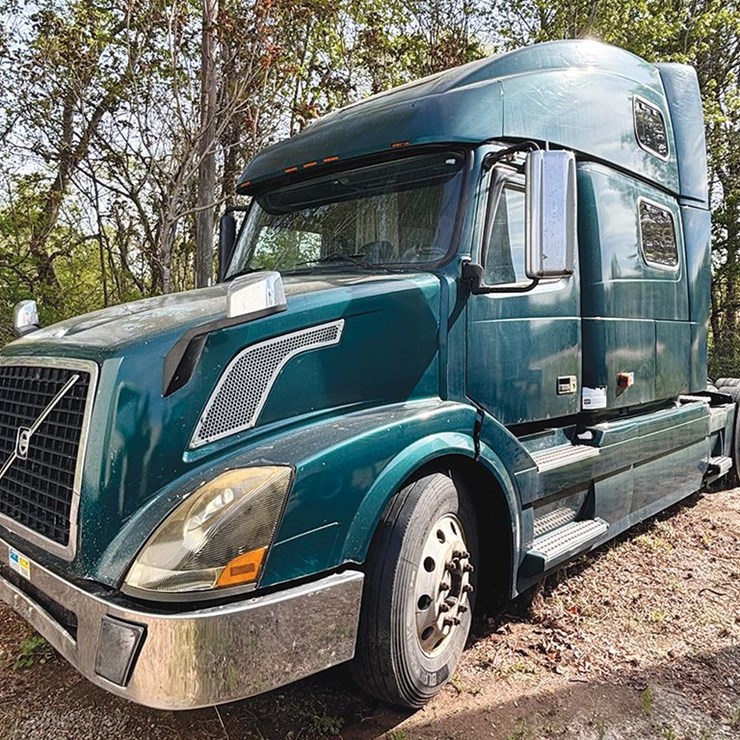 2006 VOLVO VNL780