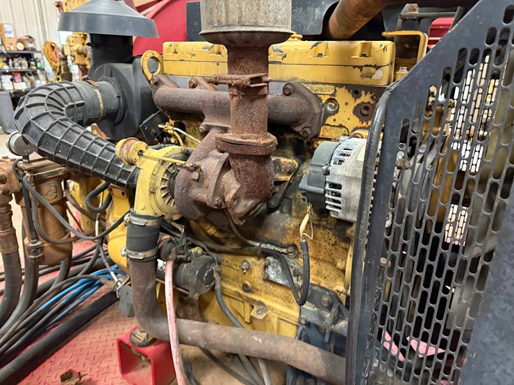 2013-caterpillar-c4.4-image-7