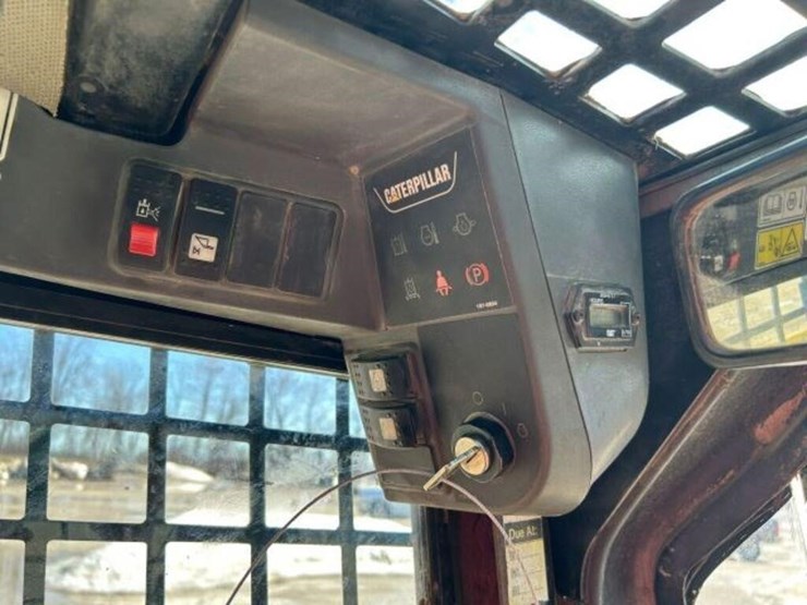 2009-caterpillar-232b2-image-14