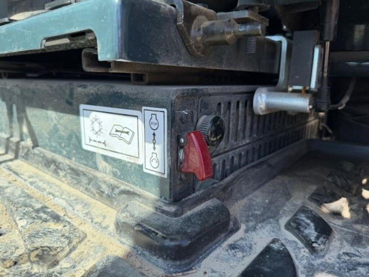 2023-hyundai-hx130a-lcr-image-27