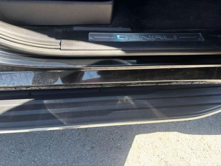 2016-gmc-yukon-denali-image-47