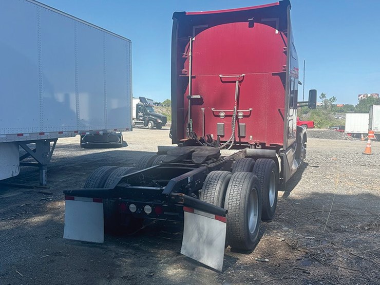 2023-kenworth-t680-image-3