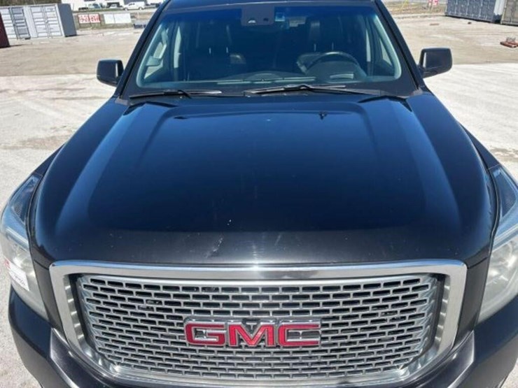 2016-gmc-yukon-denali-image-69