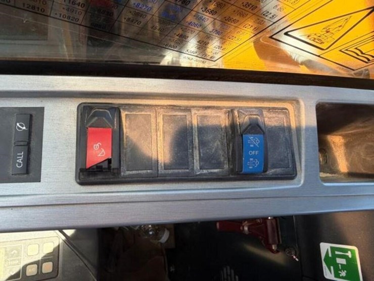 2023-hyundai-hx130a-lcr-image-14