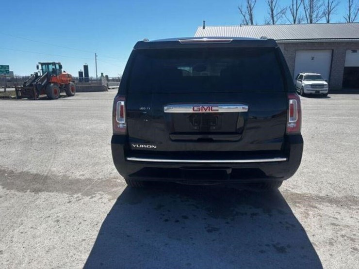 2016-gmc-yukon-denali-image-5