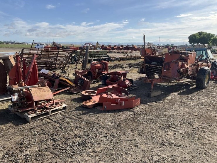 new-holland-500-image-2