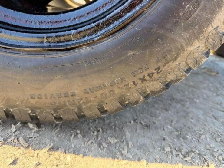 kubota-f2690-image-37