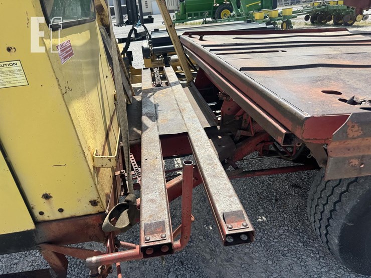 new-holland-1069-image-18