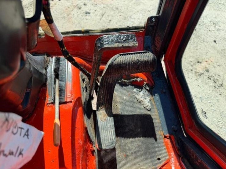 kubota-f2690-image-13