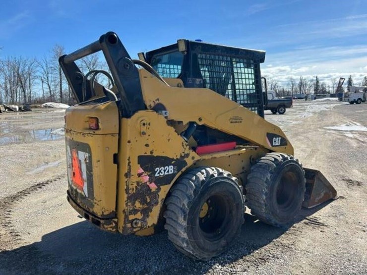 2009-caterpillar-232b2-image-4