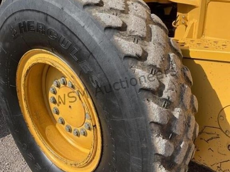 2011-deere-672g-image-9