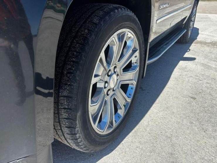 2016-gmc-yukon-denali-image-102