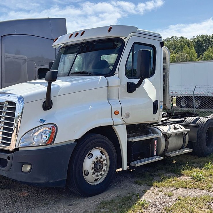 2016 FREIGHTLINER CASCADIA 125