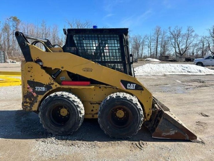 2009-caterpillar-232b2-image-3