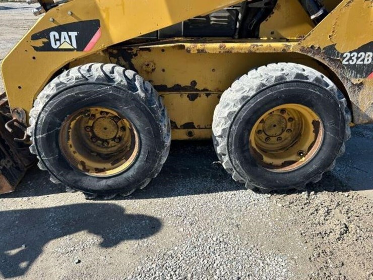 2009-caterpillar-232b2-image-36