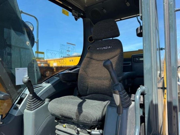 2023-hyundai-hx130a-lcr-image-10