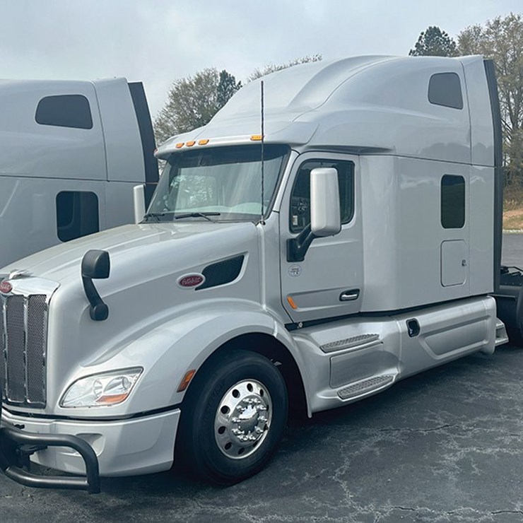 2021 PETERBILT 579