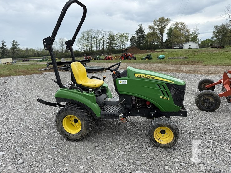 john-deere-1023e-image-1