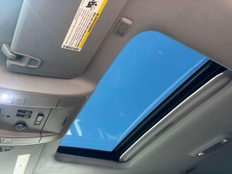 2016-gmc-yukon-denali-image-36