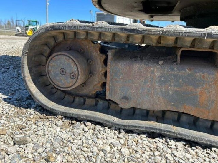 2019-deere-17g-image-29