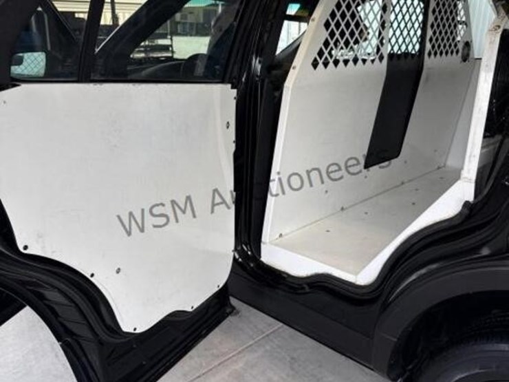 2013-ford-explorer-image-27