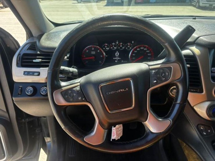 2016-gmc-yukon-denali-image-17