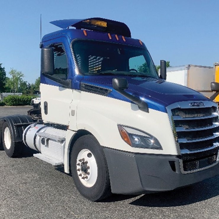 2019 FREIGHTLINER CASCADIA 126
